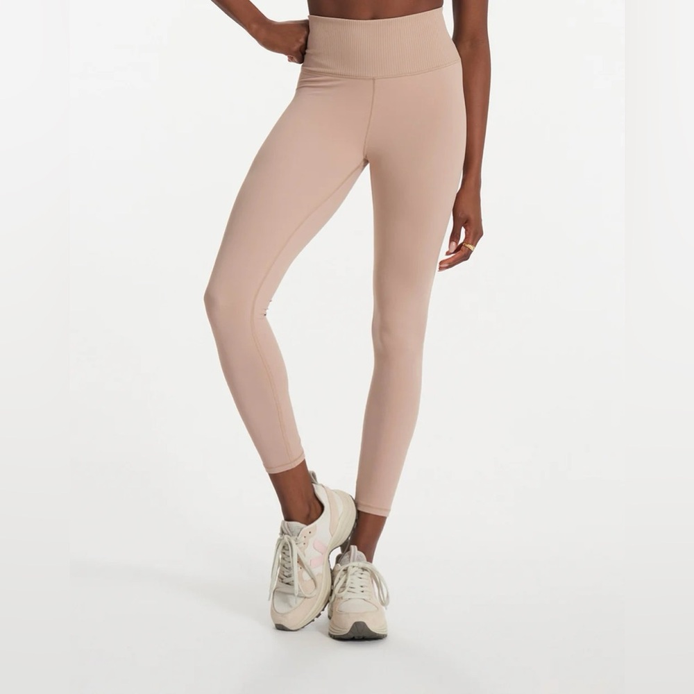 Vuori Women's Leggings in Light Tan